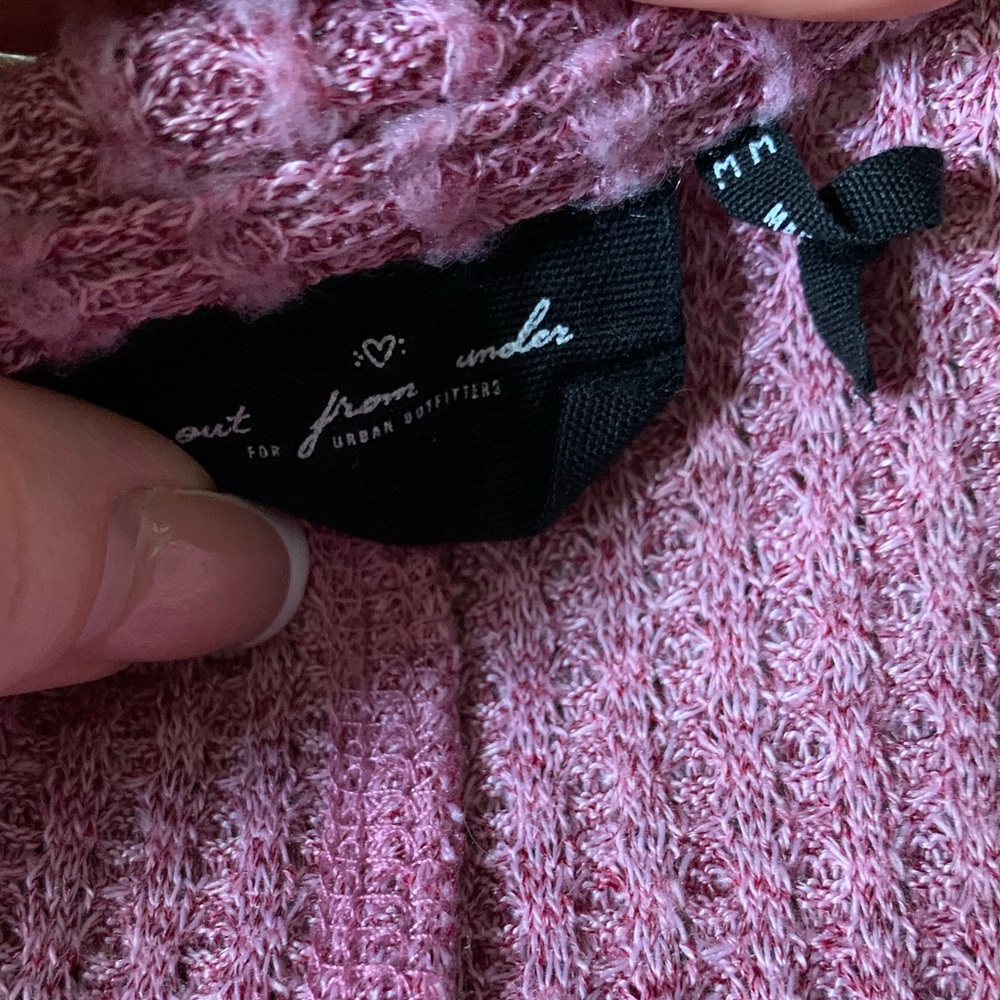Urban outfitters out from under sweater - Picture 2 of 6